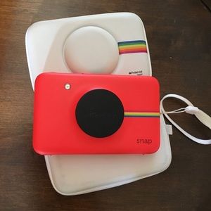 Polaroid snap camera and case